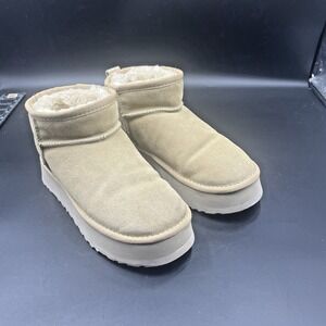 UGG Women's Classic Ultra Mini‎ Platform Sand Boots Size 6 (37)